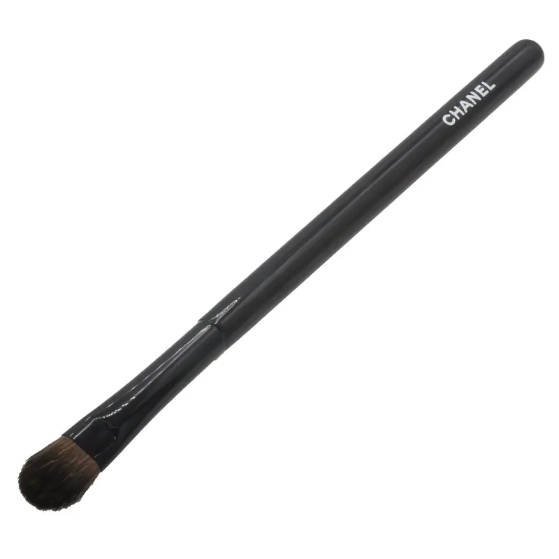 Chanel Les Pinceaux Flat Eyeshadow Brush