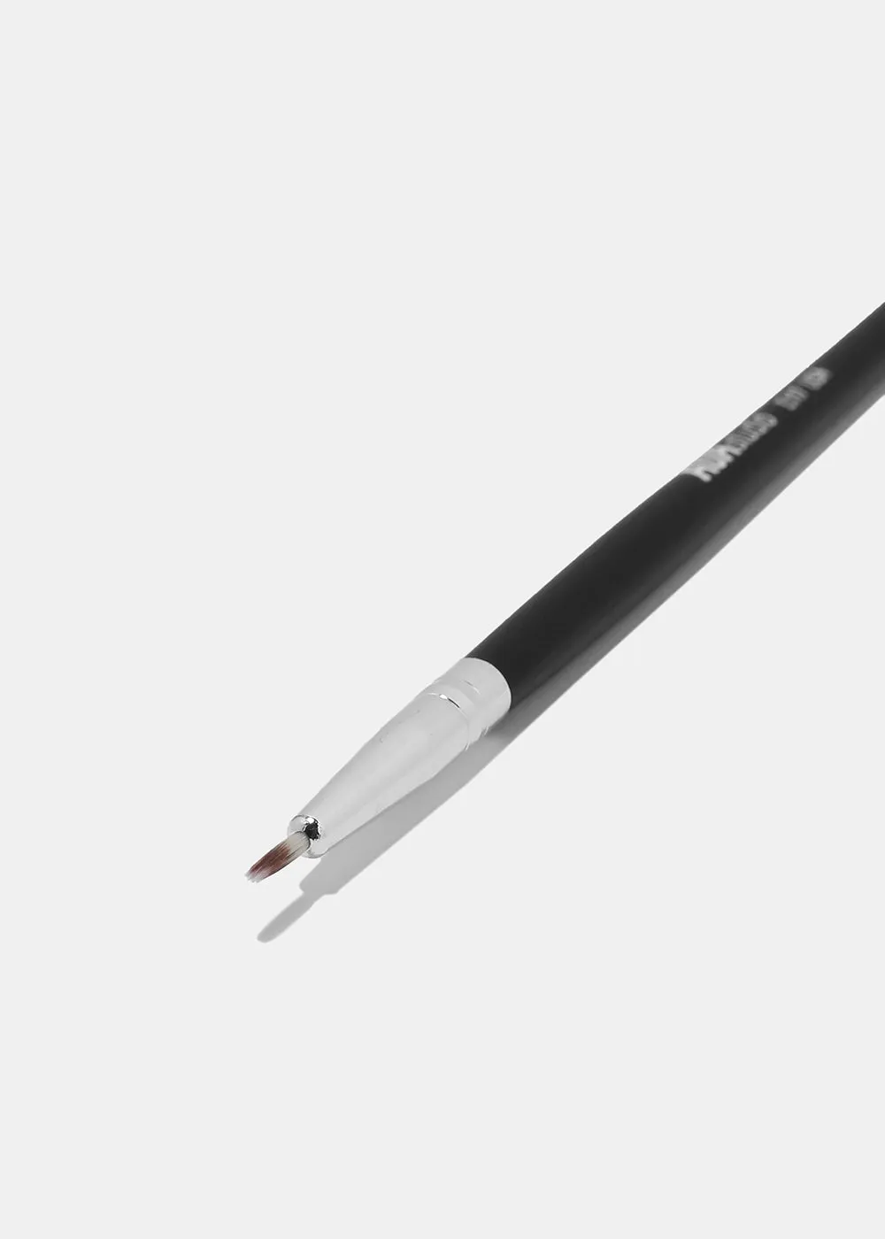 E117: Small Eyeliner Brush
