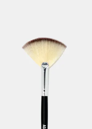 F17: Small Fan Brush