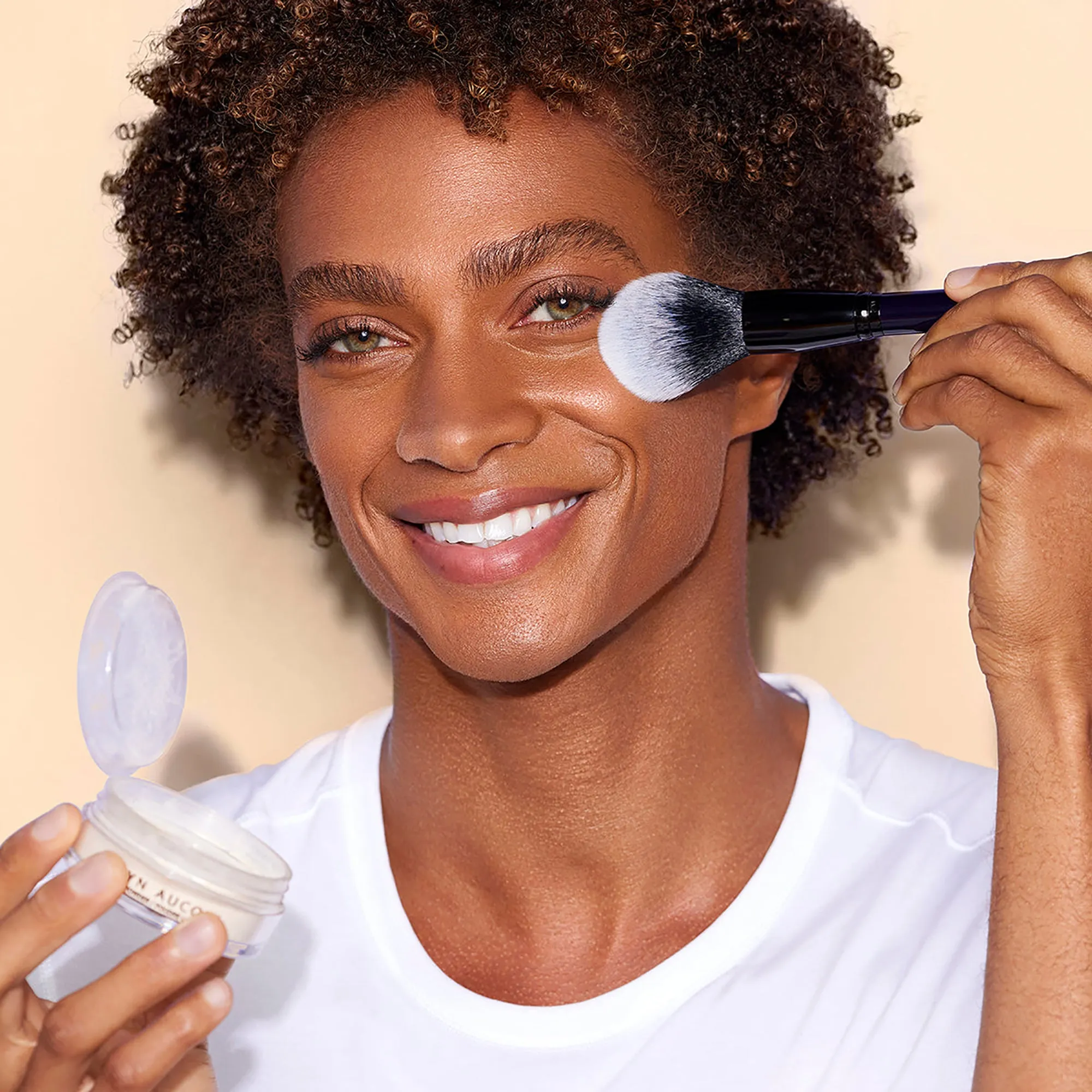 Kevyn Aucoin Blurring Powder Brush