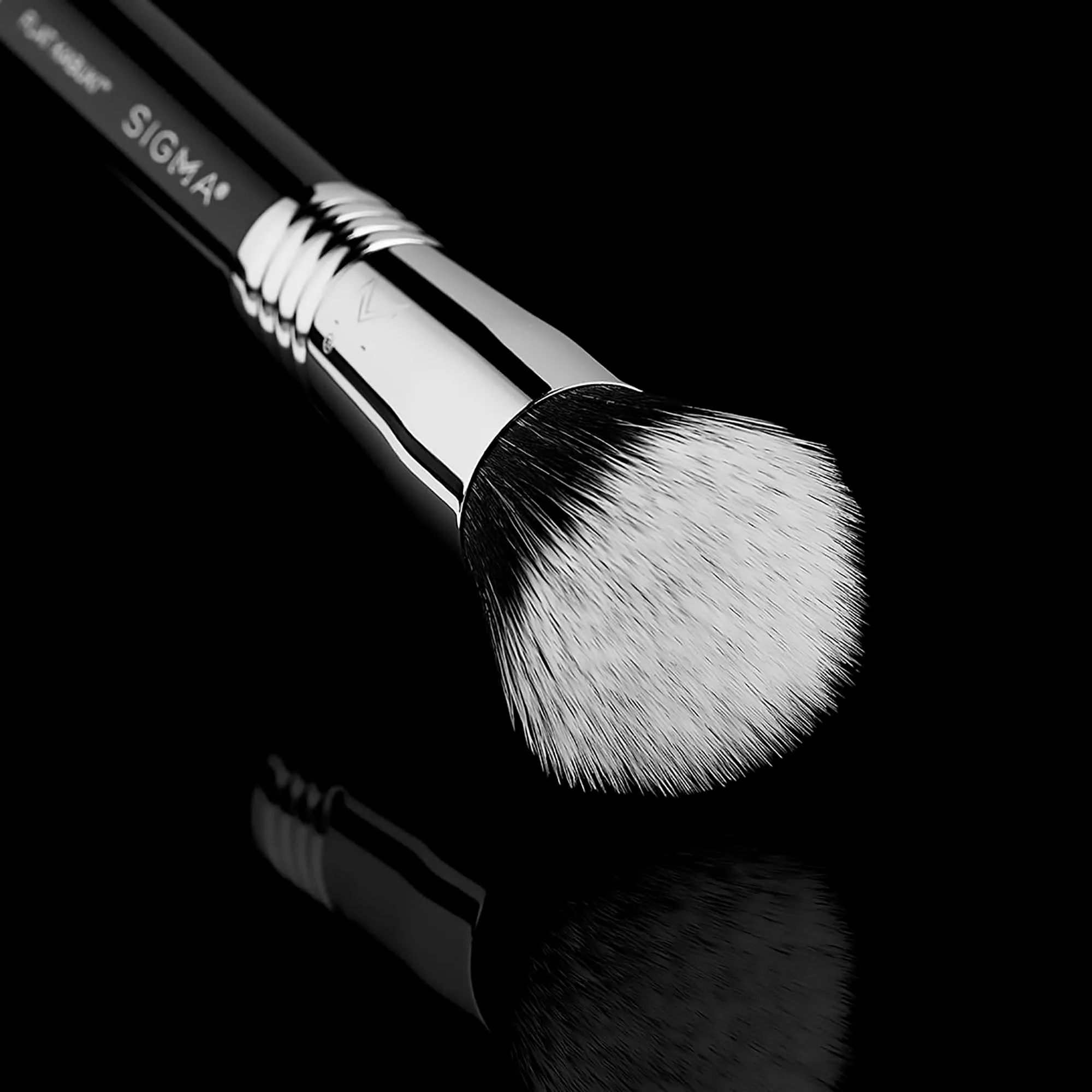 Sigma Beauty Air Flat Kabuki Brush - F80-3